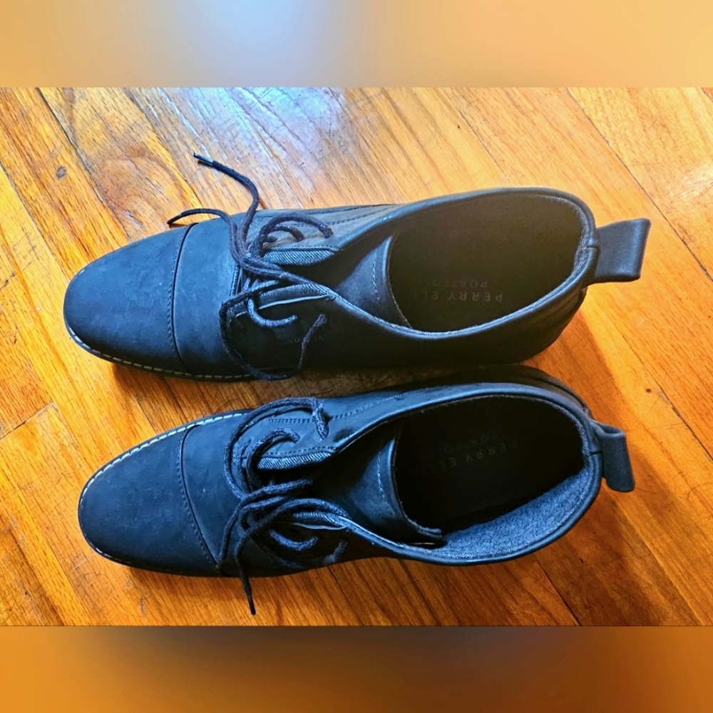 Perry Ellis Portfolio lace up